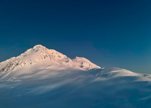 snowy-terrain-needing-down-jacket_step1-FI